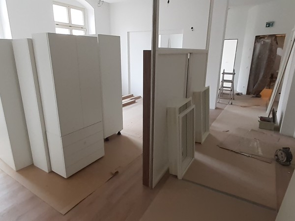 Die Praxismöbel sind angekommen